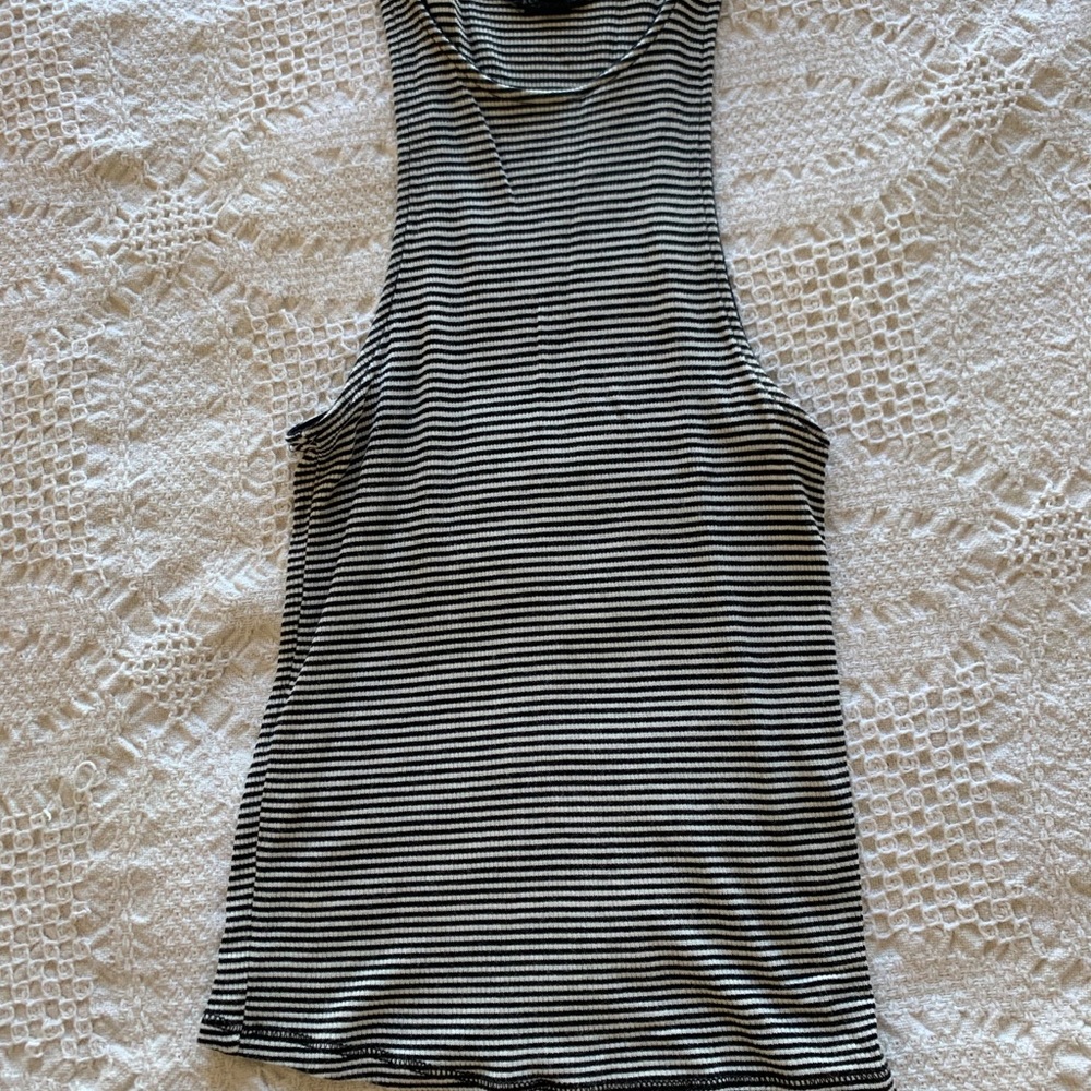 striped cropped tank